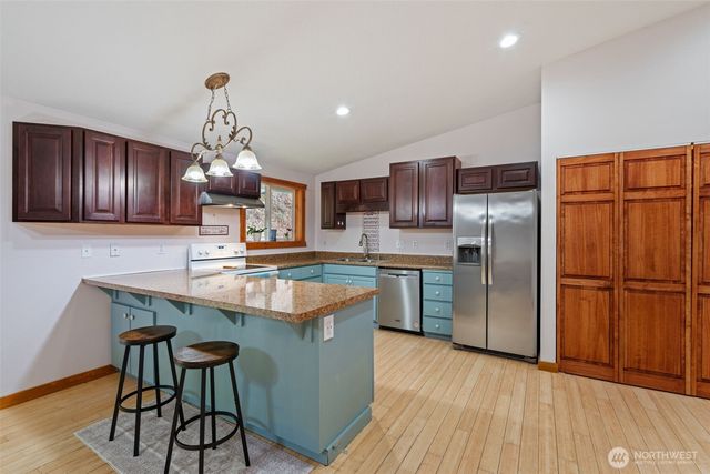 38220 NE Sunset Falls Road, Yacolt, WA 98675