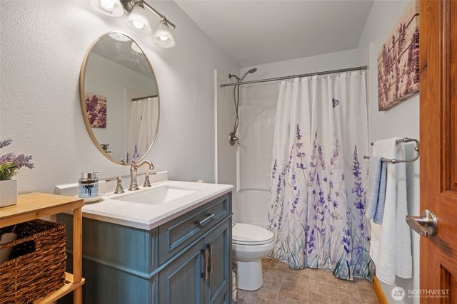 38220 NE Sunset Falls Road, Yacolt, WA 98675