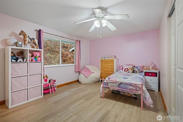 38220 NE Sunset Falls Road, Yacolt, WA 98675