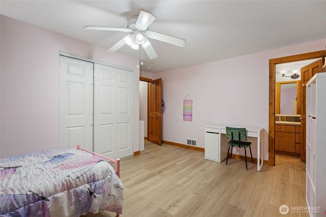 38220 NE Sunset Falls Road, Yacolt, WA 98675