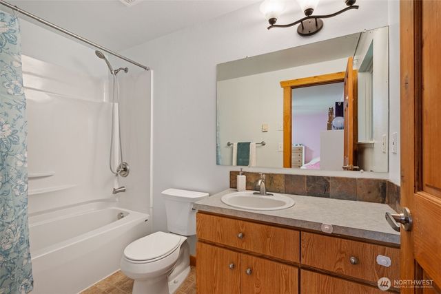 38220 NE Sunset Falls Road, Yacolt, WA 98675