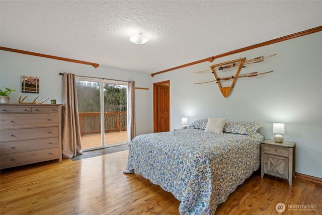 38220 NE Sunset Falls Road, Yacolt, WA 98675