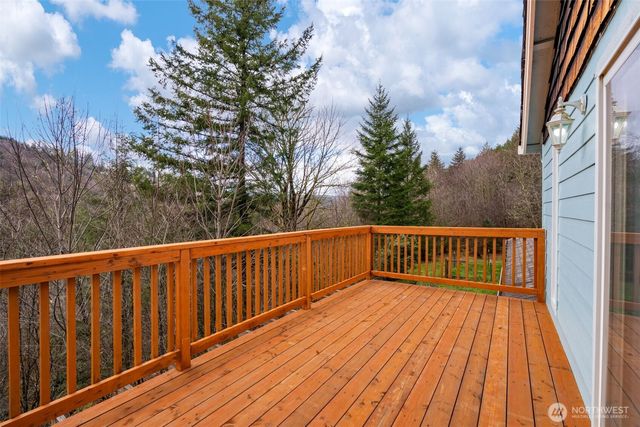 38220 NE Sunset Falls Road, Yacolt, WA 98675