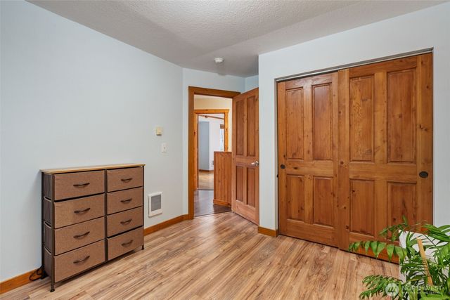 38220 NE Sunset Falls Road, Yacolt, WA 98675