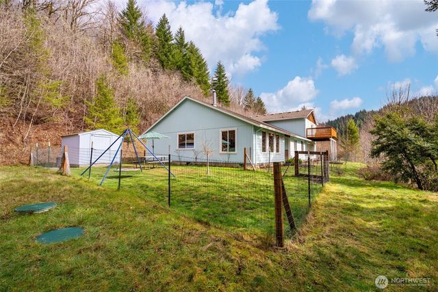 38220 NE Sunset Falls Road, Yacolt, WA 98675