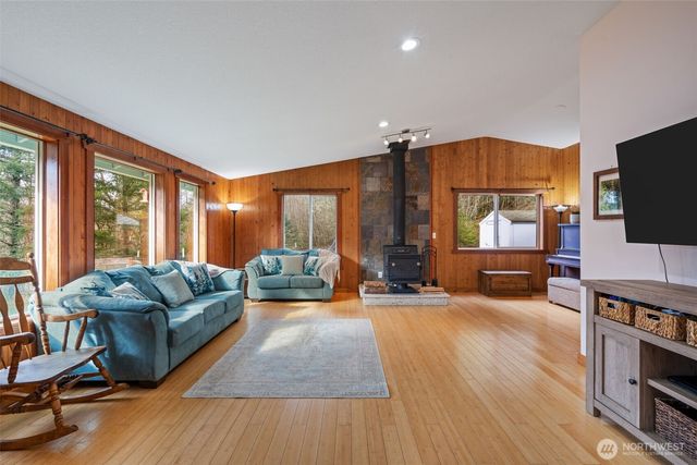 38220 NE Sunset Falls Road, Yacolt, WA 98675