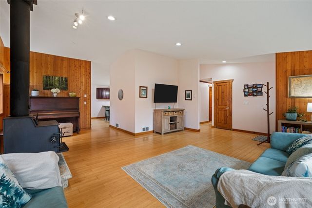 38220 NE Sunset Falls Road, Yacolt, WA 98675