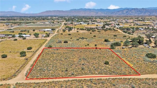 1 Buffalo Road, Oak Hills, CA 92344