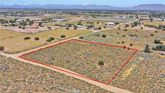 1 Buffalo Road, Oak Hills, CA 92344