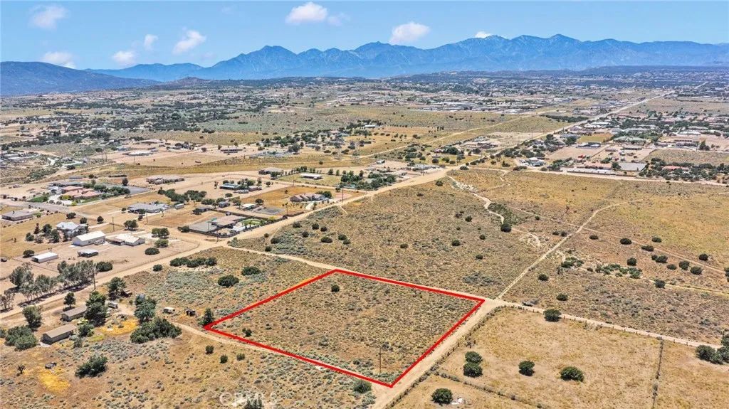 1 Buffalo Road, Oak Hills, CA 92344