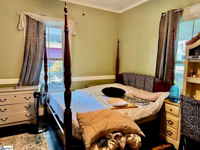 206 E Greenwood Street, Landrum, SC 29356