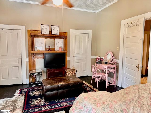 206 E Greenwood Street, Landrum, SC 29356
