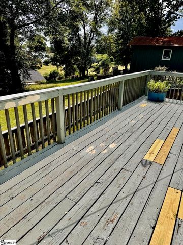 206 E Greenwood Street, Landrum, SC 29356