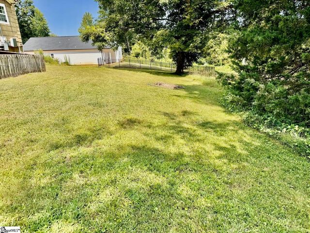 206 E Greenwood Street, Landrum, SC 29356