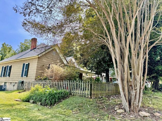 206 E Greenwood Street, Landrum, SC 29356
