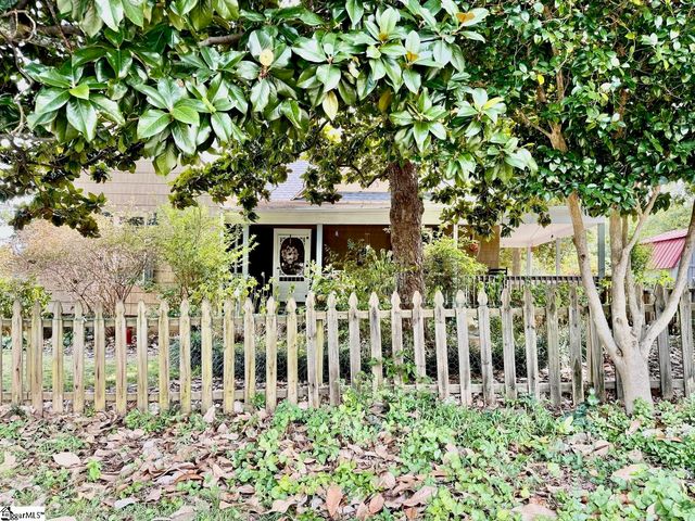 206 E Greenwood Street, Landrum, SC 29356