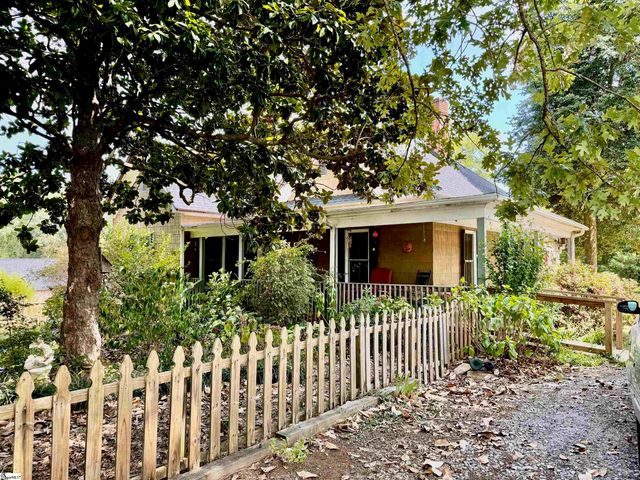 206 E Greenwood Street, Landrum, SC 29356
