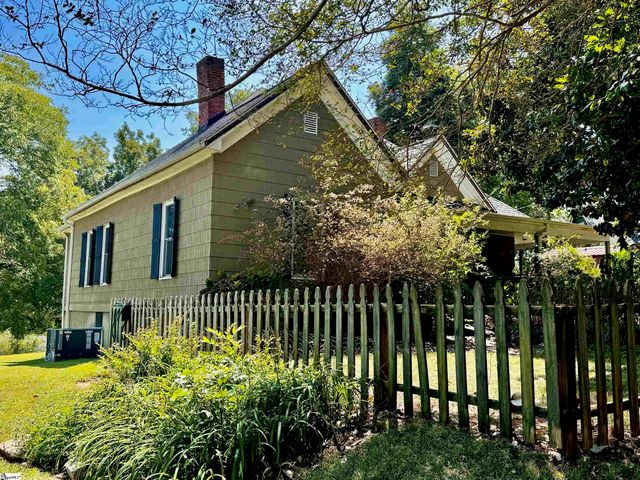206 E Greenwood Street, Landrum, SC 29356