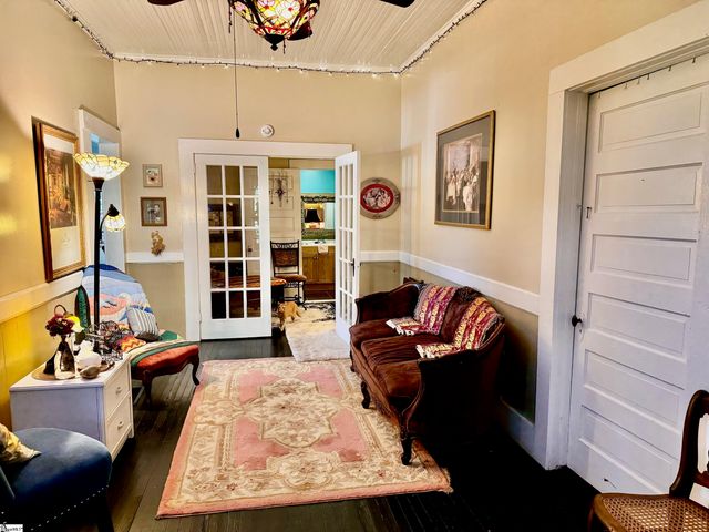 206 E Greenwood Street, Landrum, SC 29356