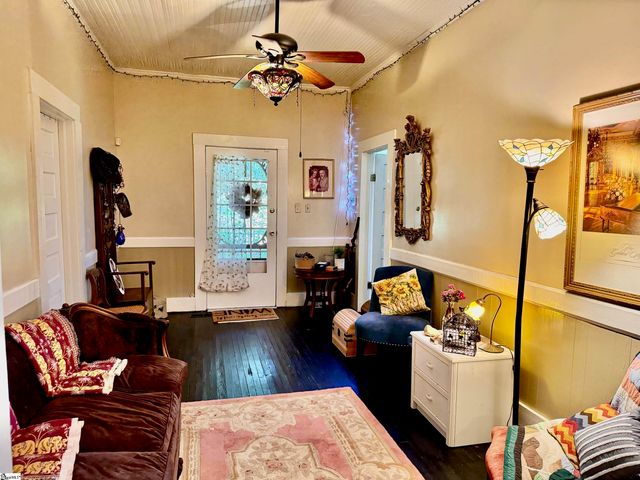 206 E Greenwood Street, Landrum, SC 29356