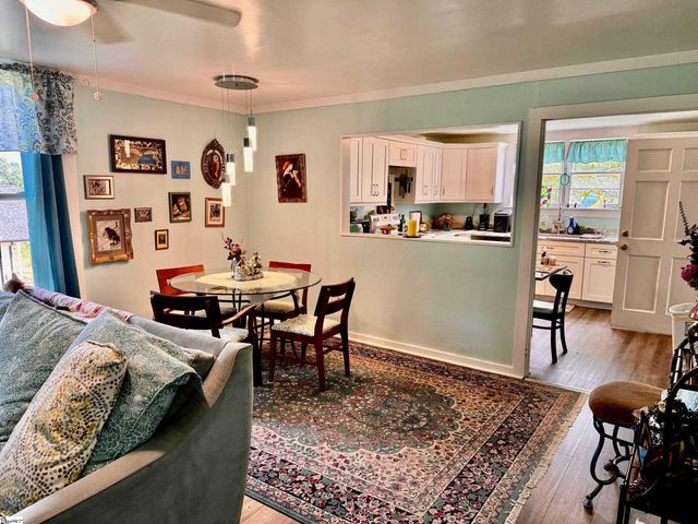 206 E Greenwood Street, Landrum, SC 29356