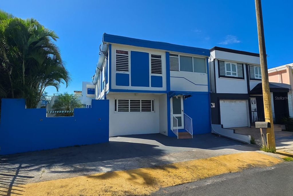 Urb. Villas de Levittown CALLE 1 B9, Toa Baja, PR 00949