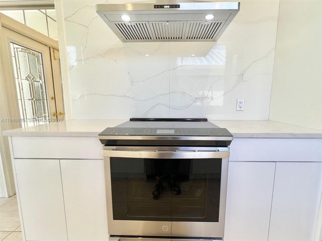 7625 SE Bay Cedar Cir, Hobe Sound, FL 33455