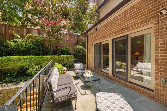 4616 FOXHALL CRES NW, Washington, DC 20007