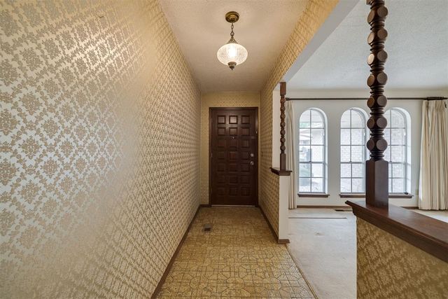 2904 Shadybrook Drive, Oklahoma City, OK 73110