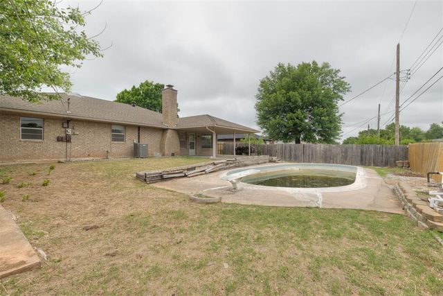 2904 Shadybrook Drive, Oklahoma City, OK 73110