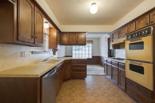 2904 Shadybrook Drive, Oklahoma City, OK 73110