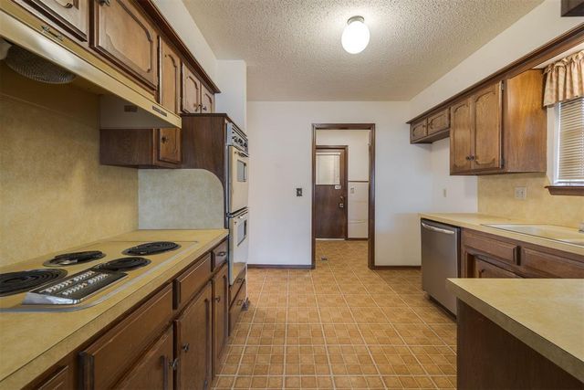 2904 Shadybrook Drive, Oklahoma City, OK 73110