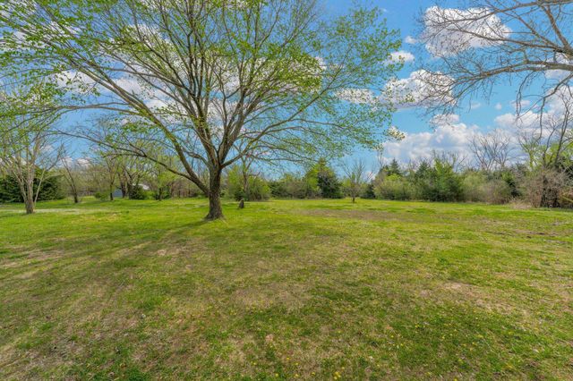 9901 E 103rd St S, Mulvane, KS 67110