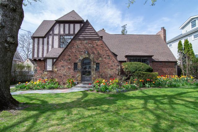 125 Reed Avenue, Pelham, NY 10803