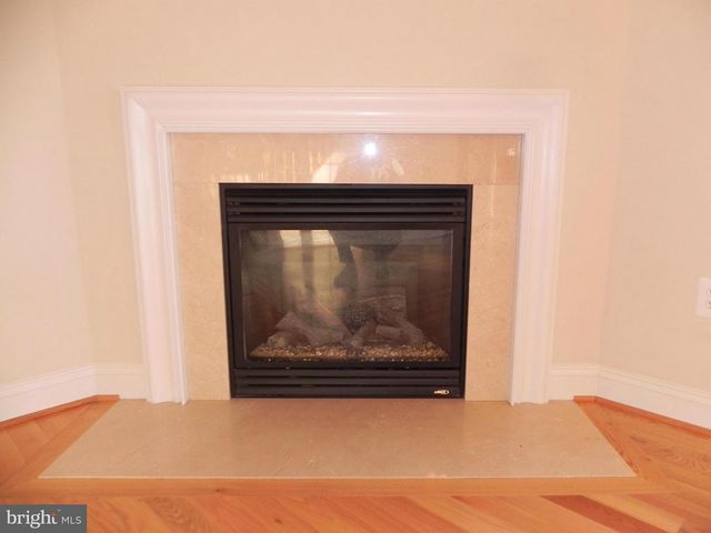 926 WALNUT AVE, North Beach, MD 20714