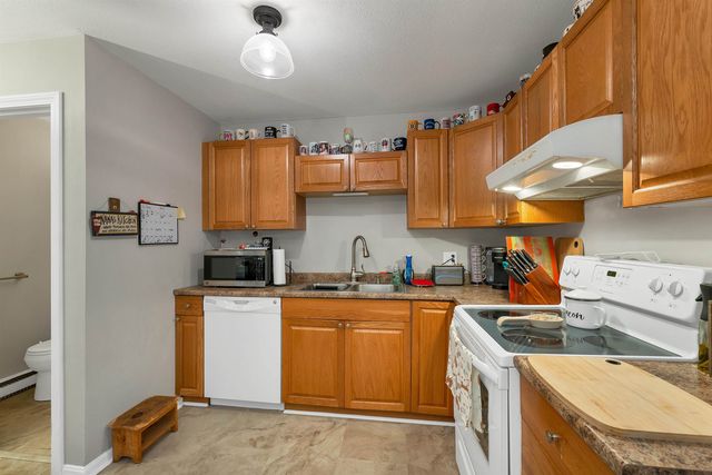 139 S Main St Apt 24, Laconia, NH 03246