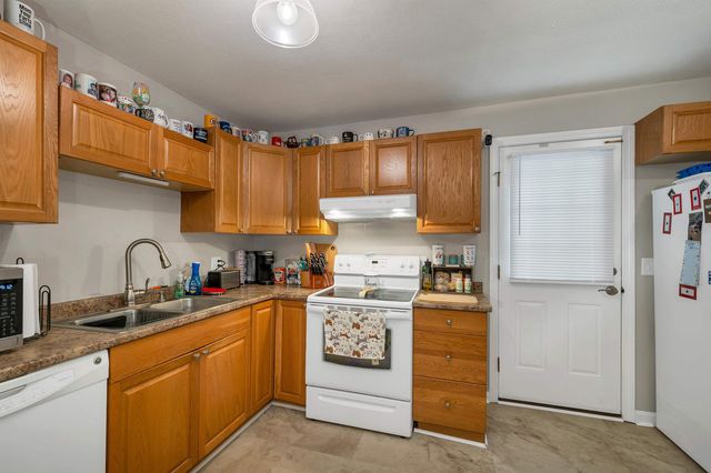 139 S Main St Apt 24, Laconia, NH 03246