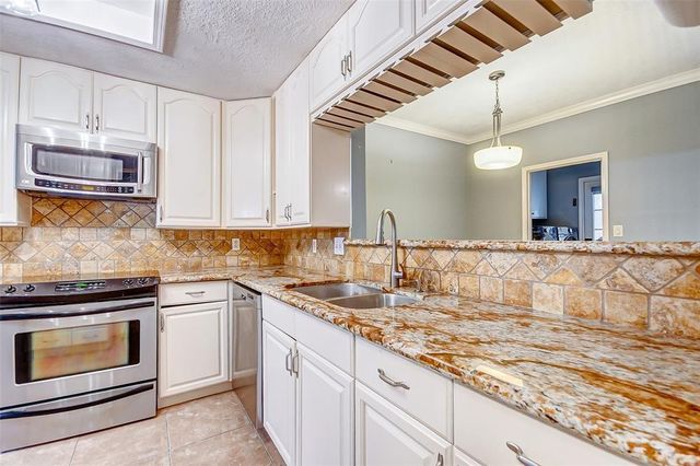 10716 Briar Forest Drive 30, Houston, TX 77042