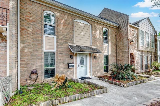 10716 Briar Forest Drive 30, Houston, TX 77042