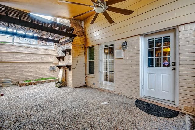 10716 Briar Forest Drive 30, Houston, TX 77042