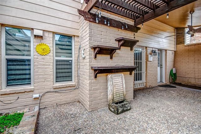 10716 Briar Forest Drive 30, Houston, TX 77042