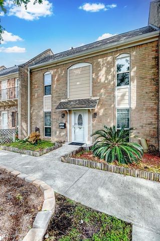 10716 Briar Forest Drive 30, Houston, TX 77042