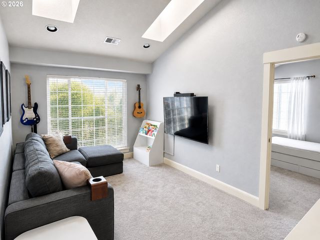 725 N BUFFALO St, Portland, OR 97217