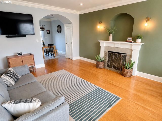 725 N BUFFALO St, Portland, OR 97217