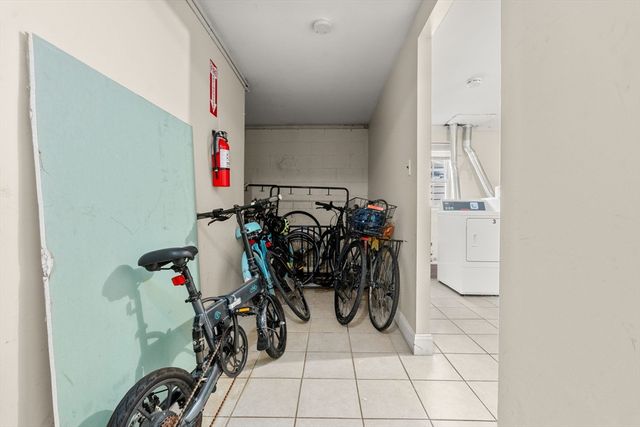 71 Oxford Ave 8, Cambridge, MA 02138