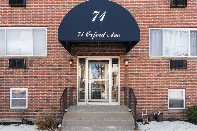 71 Oxford Ave 8, Cambridge, MA 02138