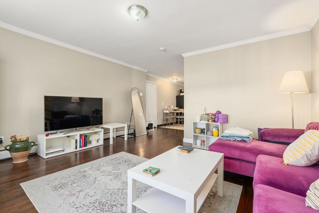 71 Oxford Ave 8, Cambridge, MA 02138