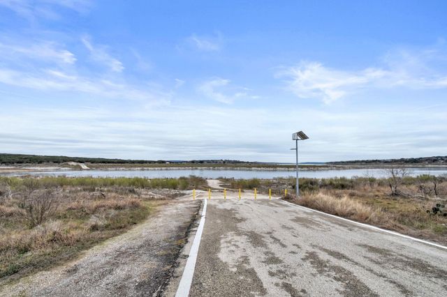 2591 Lakeshore DR, Canyon Lake, TX 78133