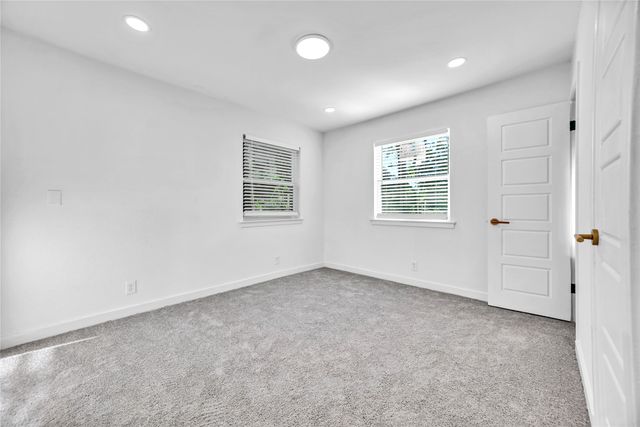 808 Hillcrest Drive, Arlington, TX 76010