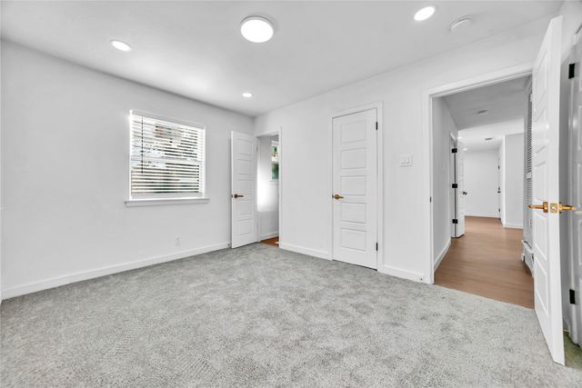 808 Hillcrest Drive, Arlington, TX 76010
